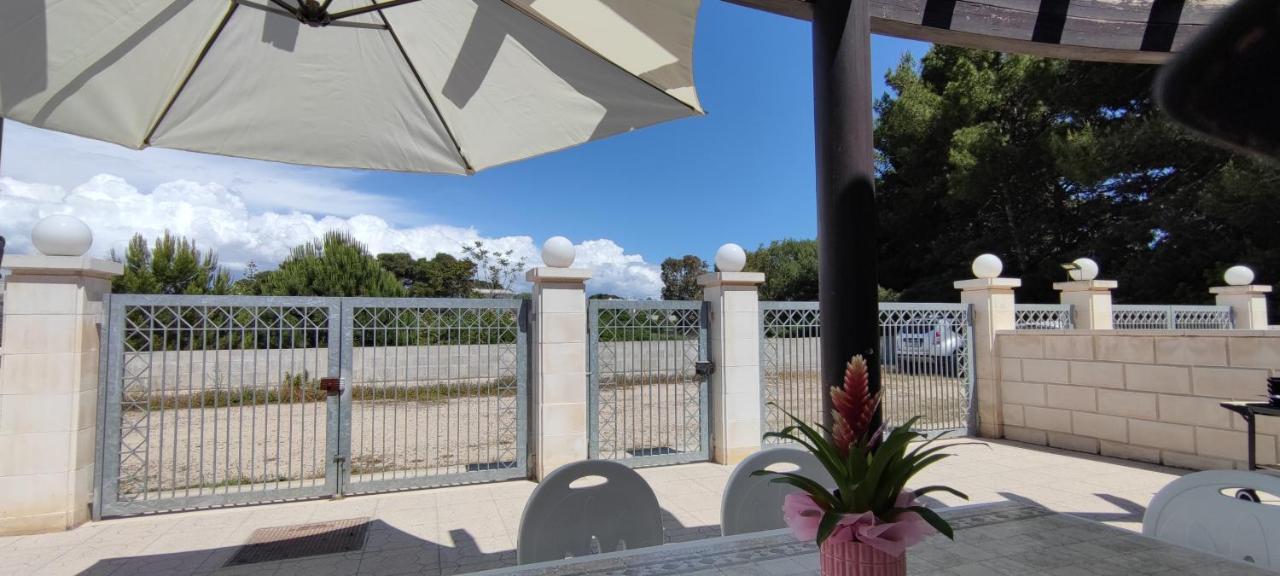 Casa Vacanze Il Sorriso Di Emi Torre Suda Exterior foto