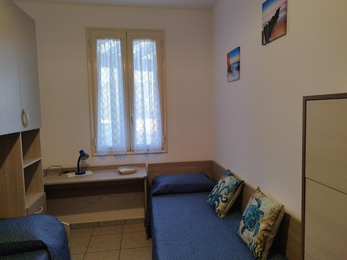 Casa Vacanze Il Sorriso Di Emi Torre Suda Exterior foto